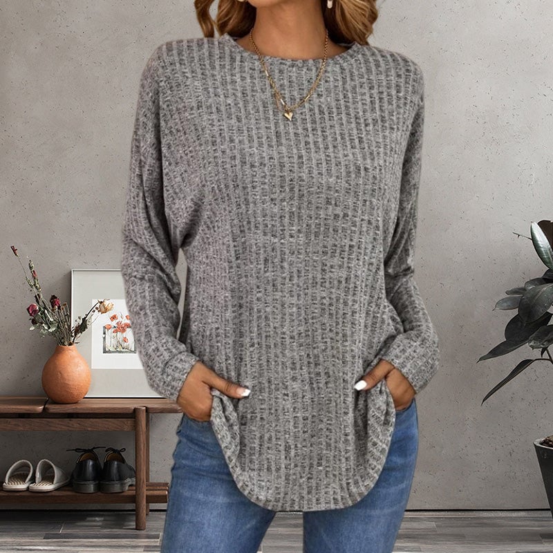 Pull ample col rond — vue arrière, silhouette généreuse