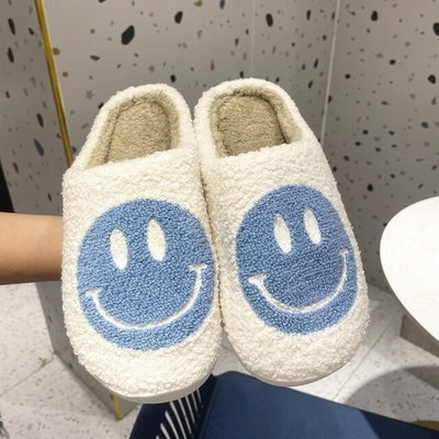 Smiley Face Slippers™ : Pour les femmes