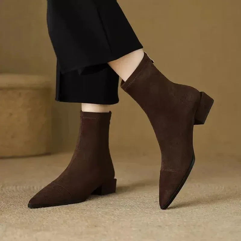 Bottines à Talon Bas et Bout Fin