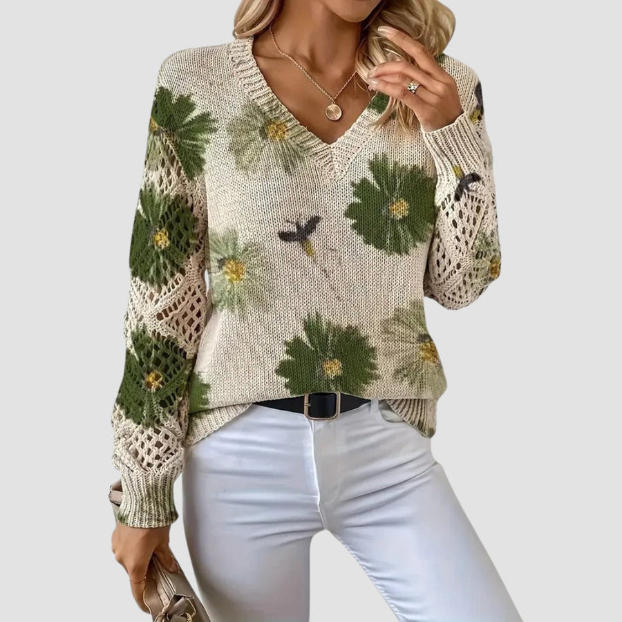 Pull fleuri col V — vue d'ensemble sur mannequin, coupe ample