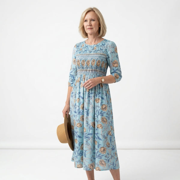 Robe Midi Fleurie à Smocks - Élégance Décontractée