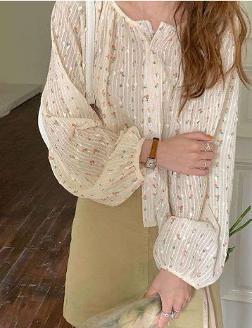 Chemisier floral à col en V - Accents de fil français et manches longues