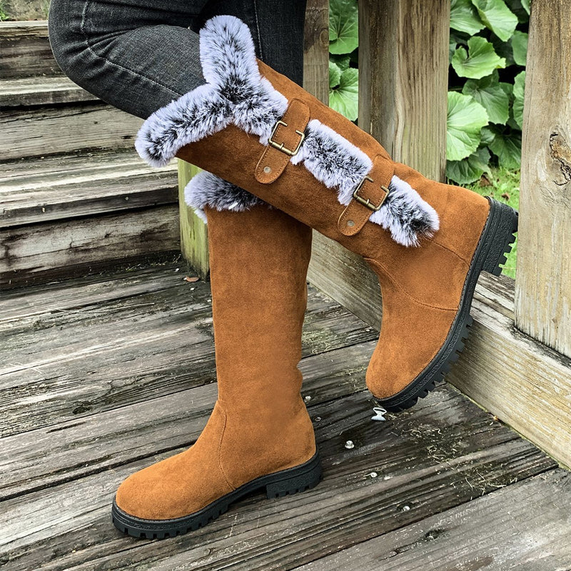 Botas Altas com Fivelas e C cano ajustado