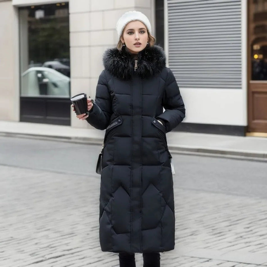 Manteau Long à Capuche Bordée de Fourrure