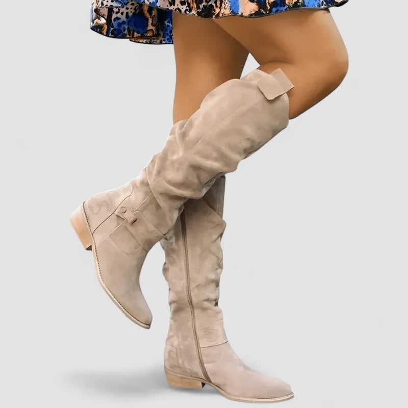 Botas Altas com Fivela e Fecho de Correr