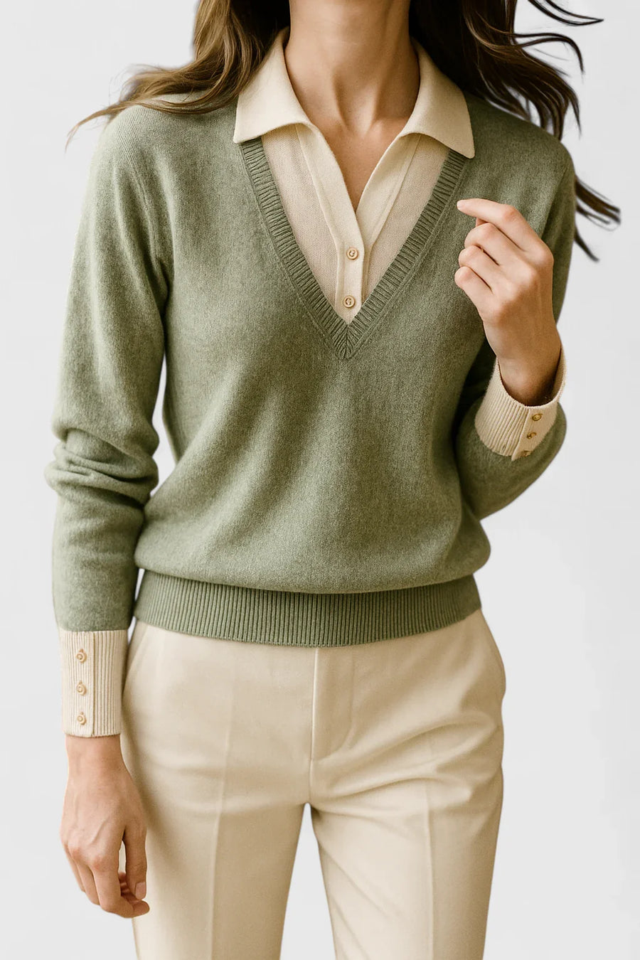 Pull Col Montant Boutons Contrastants