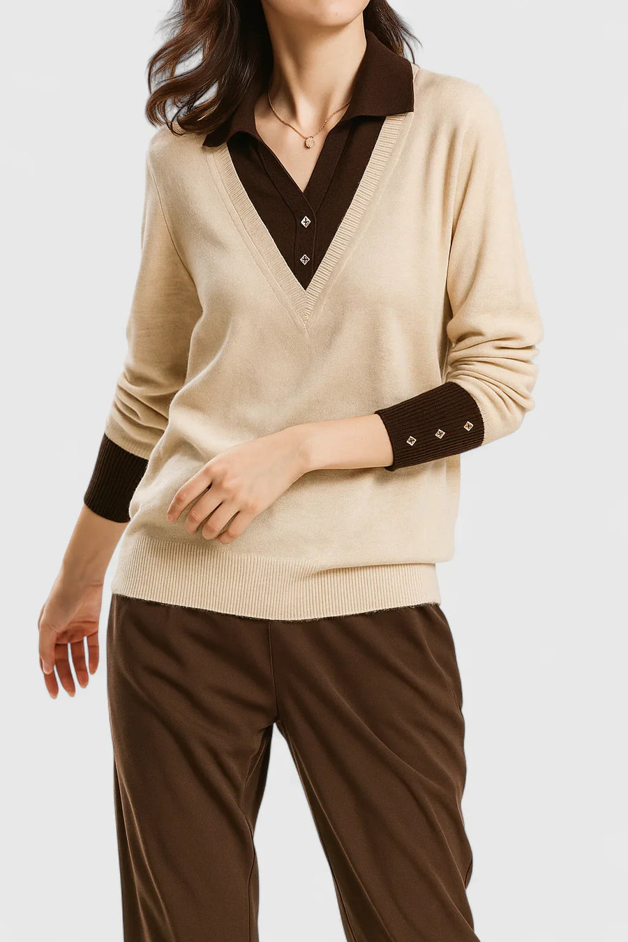 Pull Col Montant Boutons Contrastants