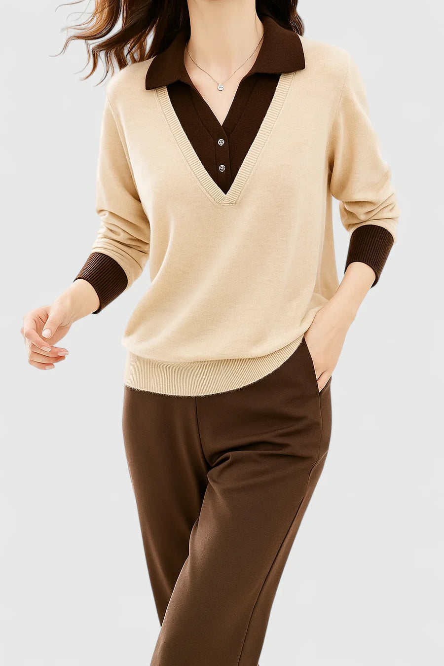 Pull Col Montant Boutons Contrastants