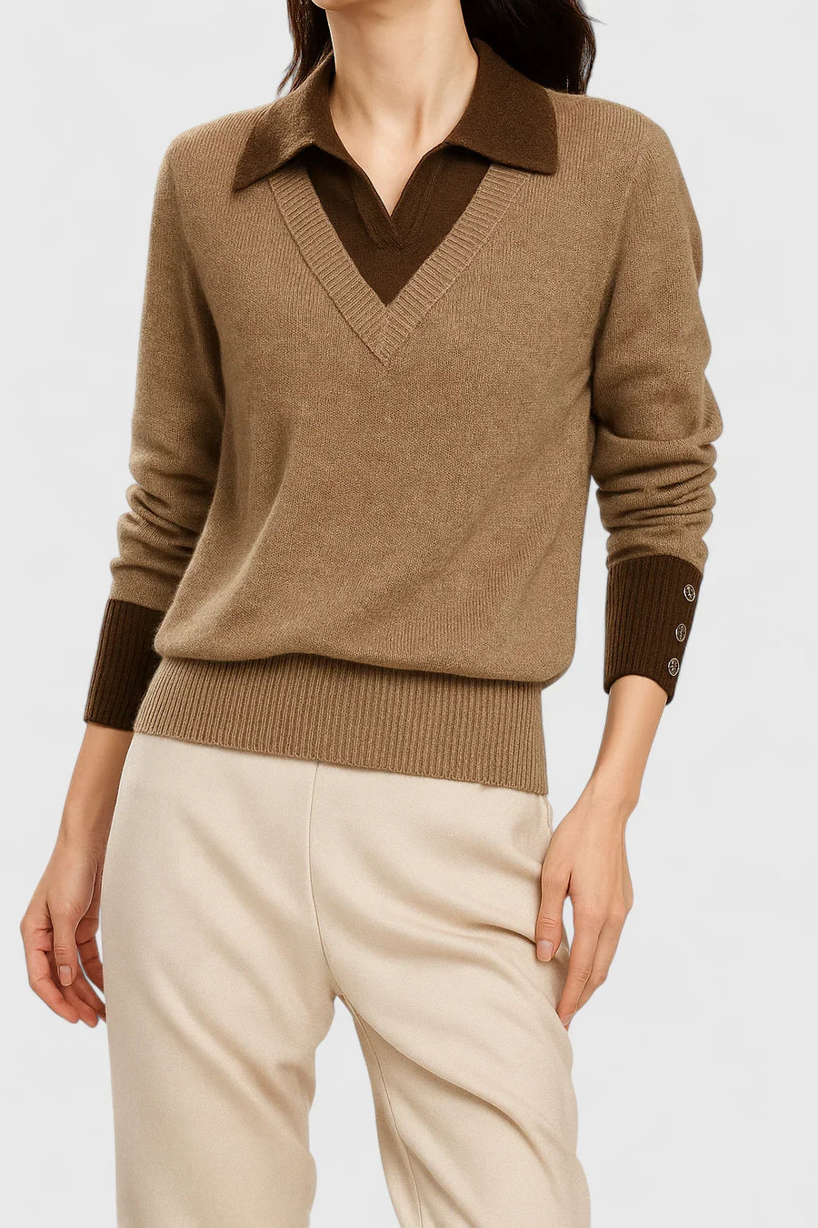 Pull Col Montant Boutons Contrastants