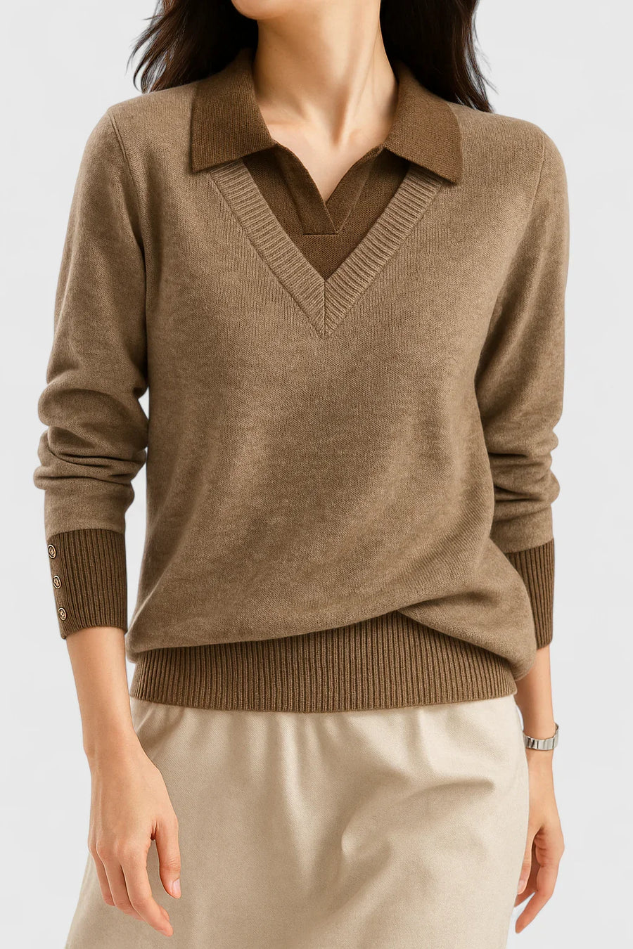 Pull Col Montant Boutons Contrastants