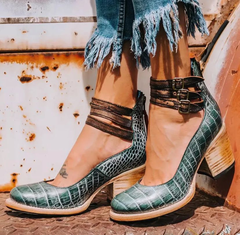 Steffie - Hauts Talons En Bois