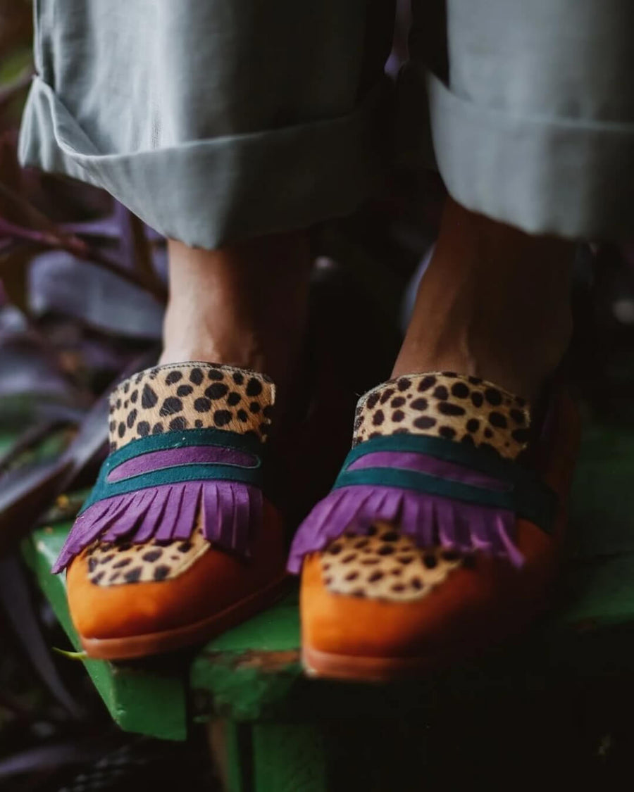 Mocassins com Franjas e Motivos Animais