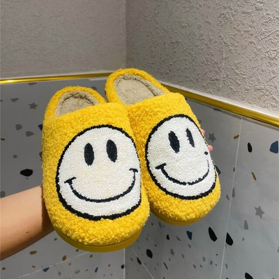 Smiley Face Slippers™ : Pour les femmes