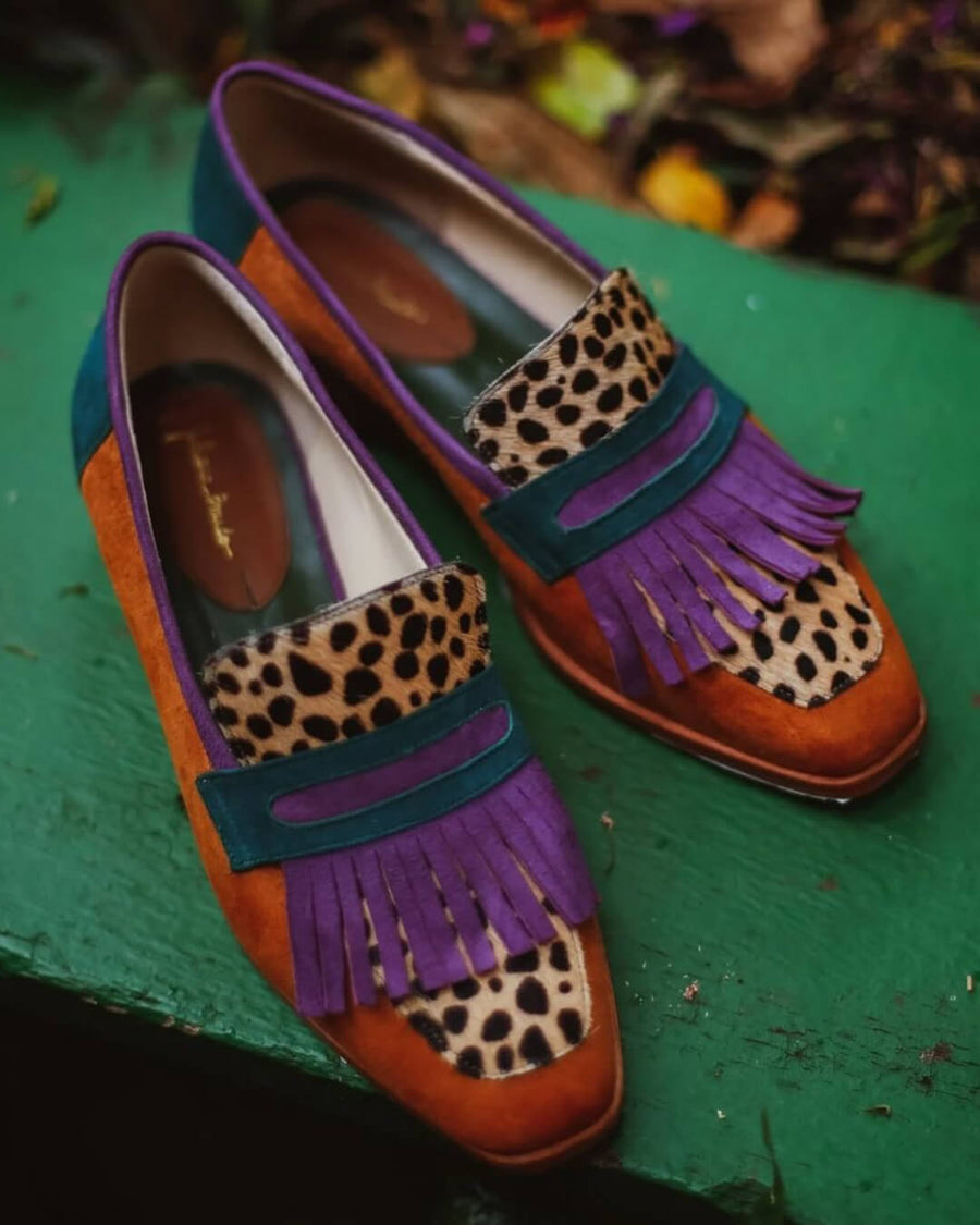 Mocassins com Franjas e Motivos Animais
