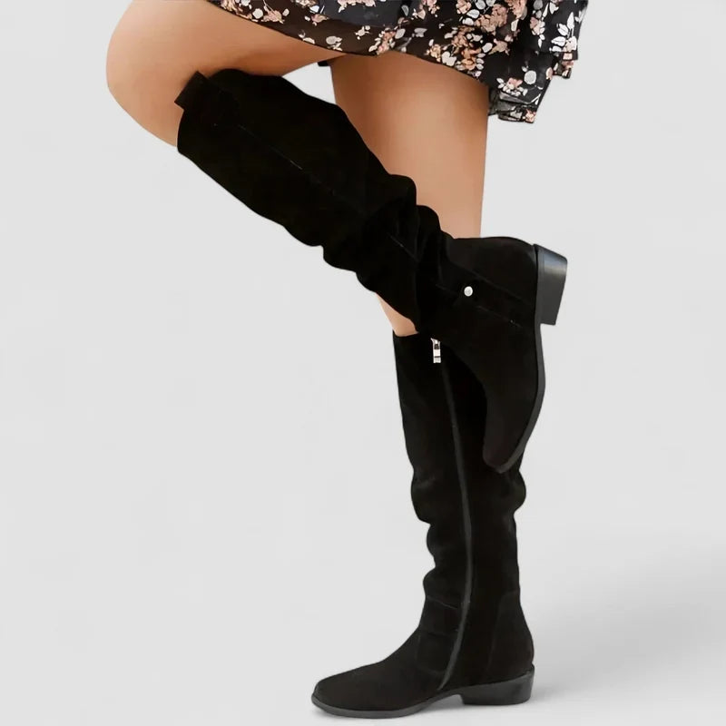 Botas Altas com Fivela e Fecho de Correr