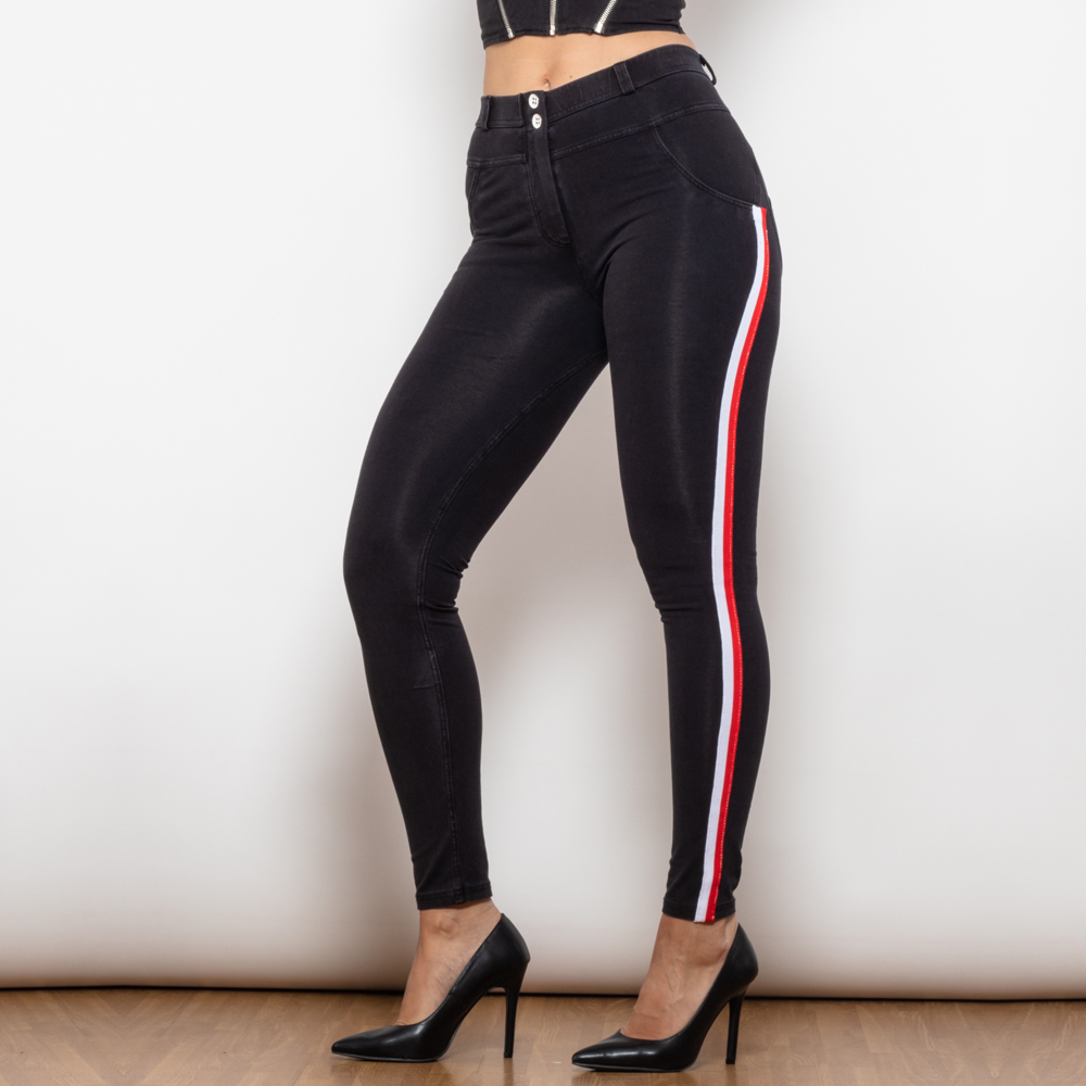 Jeans tube rayé blanc et rouge pour femme