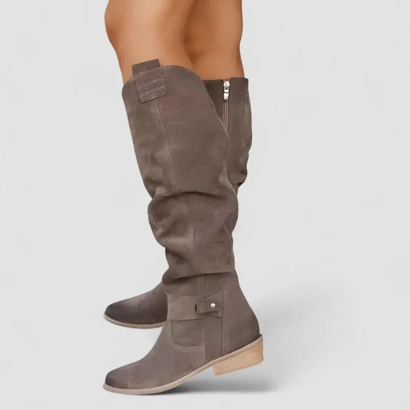 Botas Altas com Fivela e Fecho de Correr
