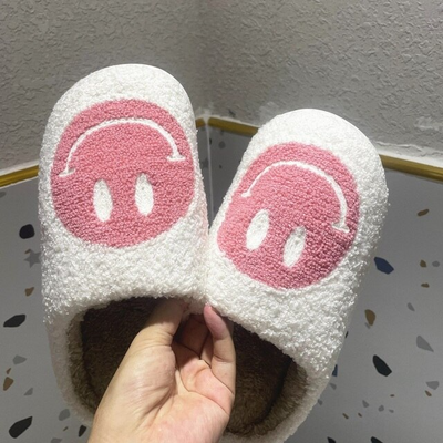 Smiley Face Slippers™ : Pour les femmes