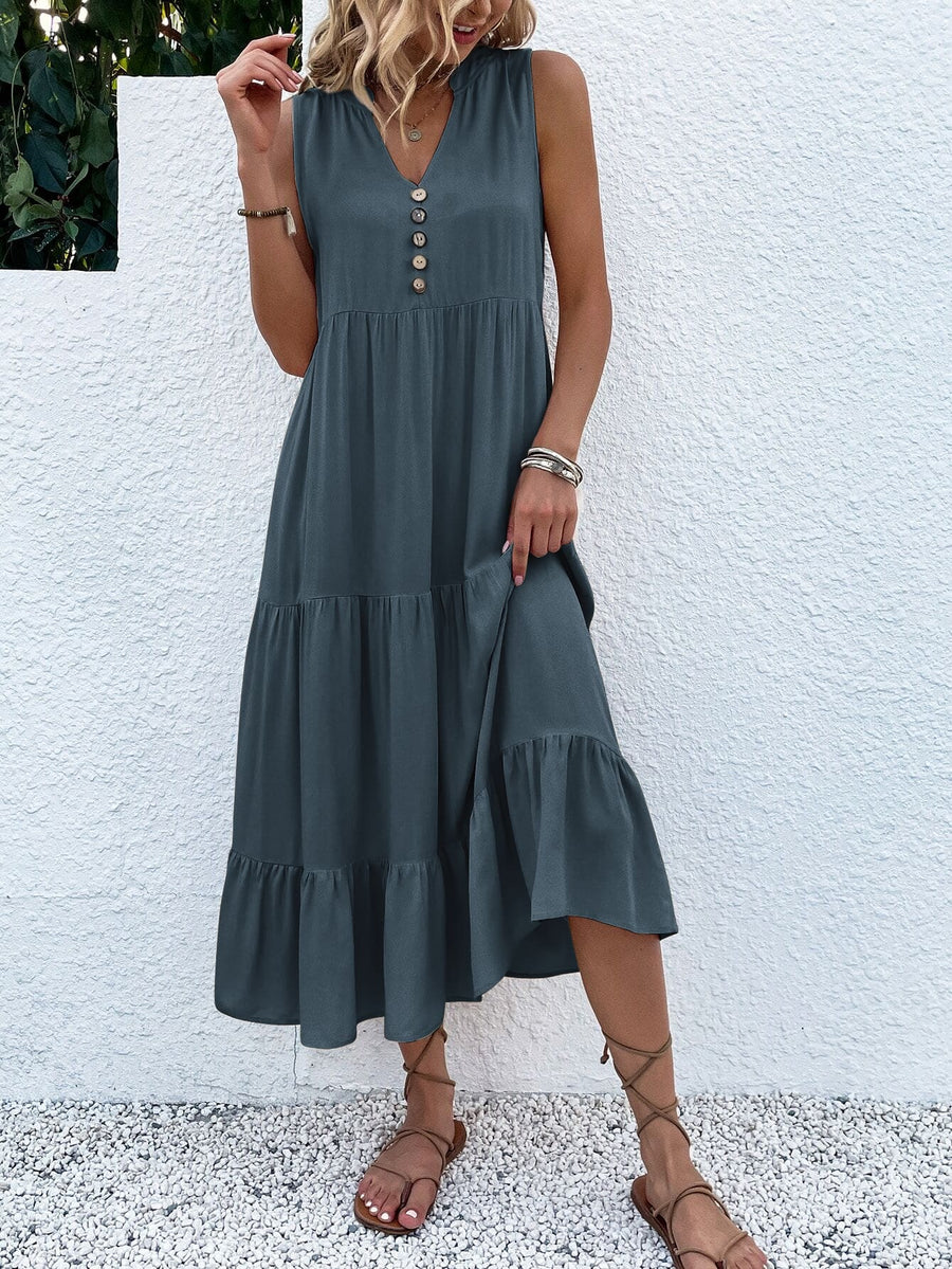 Robe maxi fluide à volants — détail de l'encolure en V raffinée