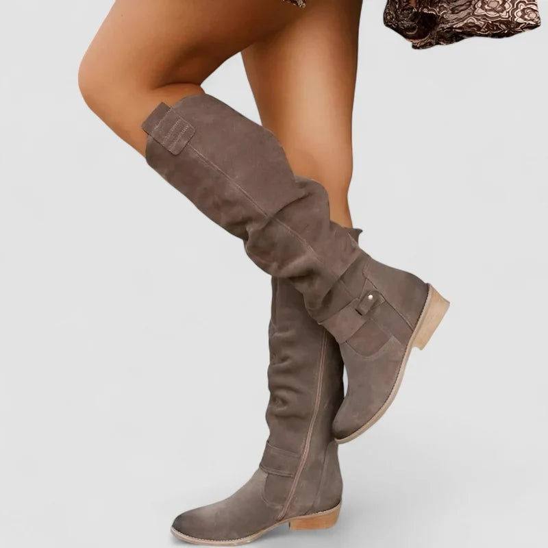 Botas Altas com Fivela e Fecho de Correr