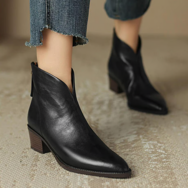 Botins de salto baixo e estilo minimalista