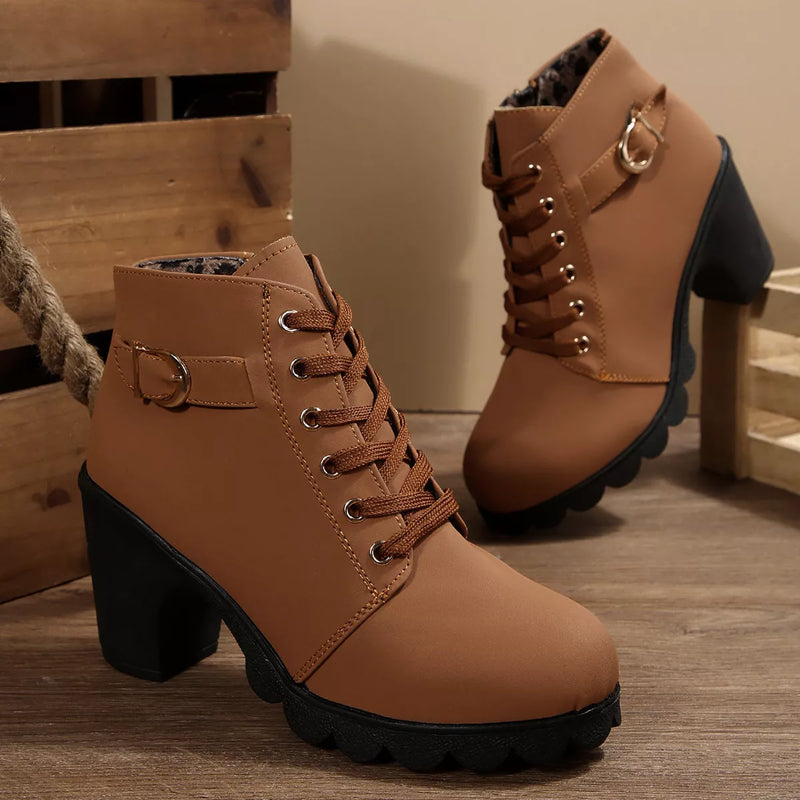 Bottines à Talon Bloc et Laçage Raffiné