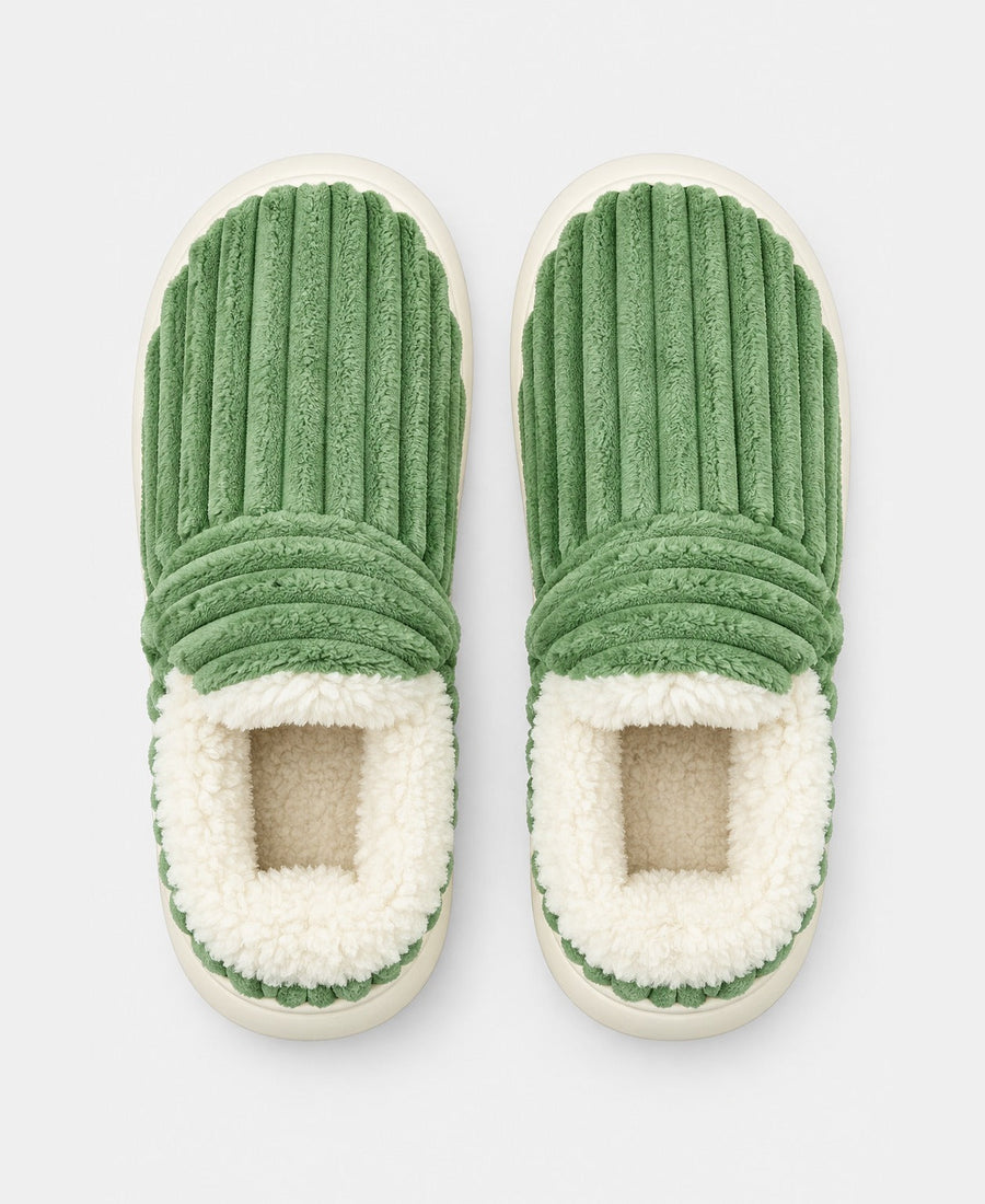Chaussons mules douillets — détail du col rembourré