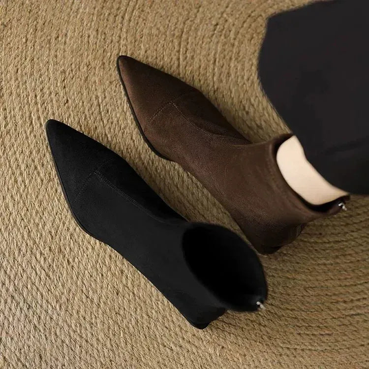 Bottines à Talon Bas et Bout Fin