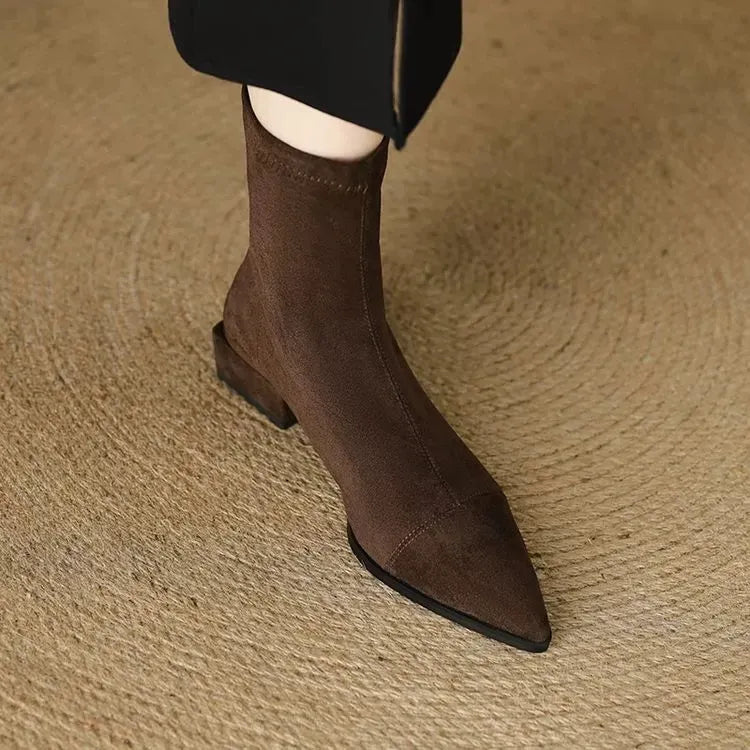 Bottines à Talon Bas et Bout Fin