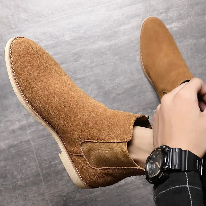 Botins Chelsea com elásticos laterais