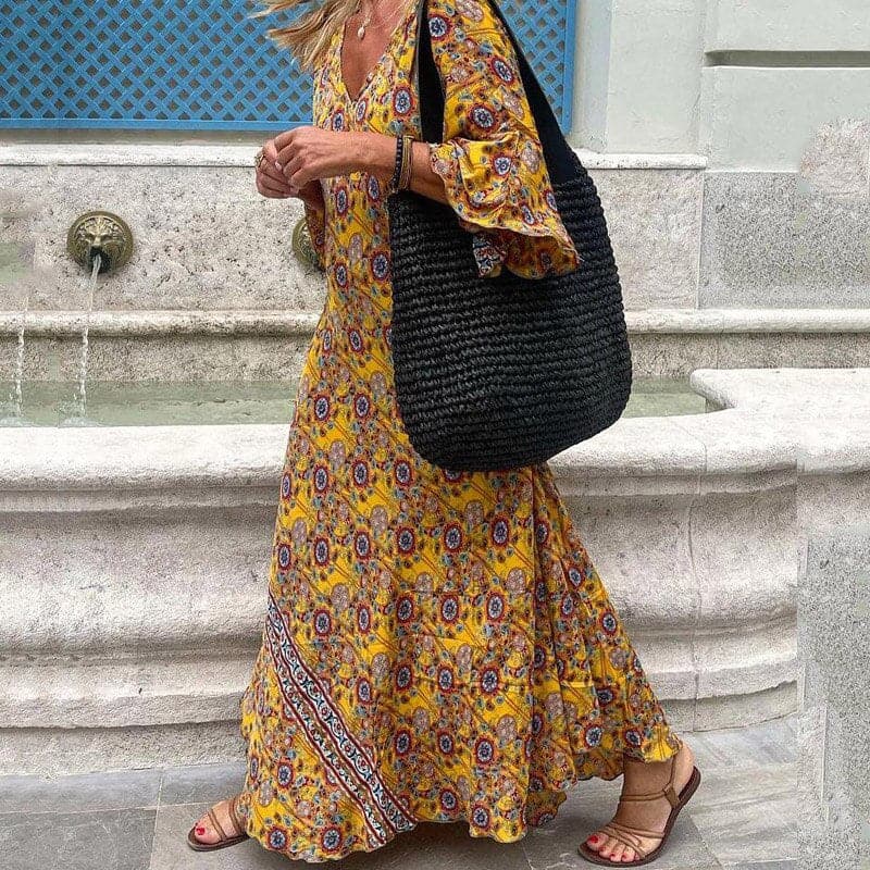 Robe maxi fluide femme col V — drapé fluide en mouvement