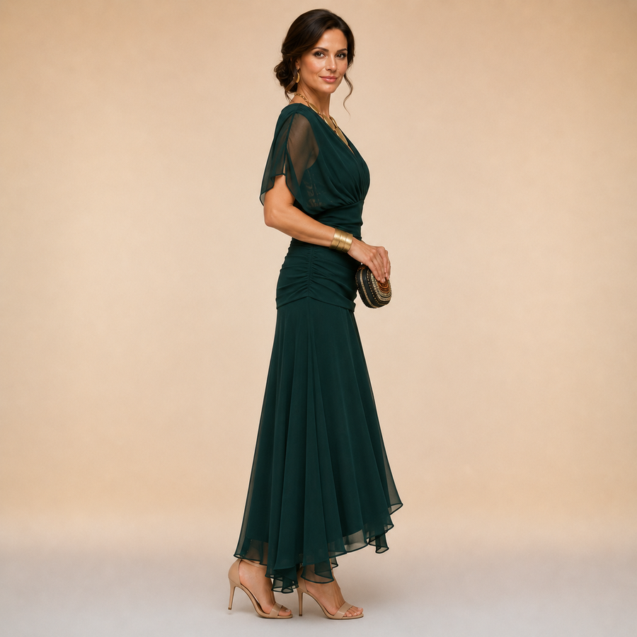 Robe Ondine rouge — détail du décolleté V croisé et portefeuille