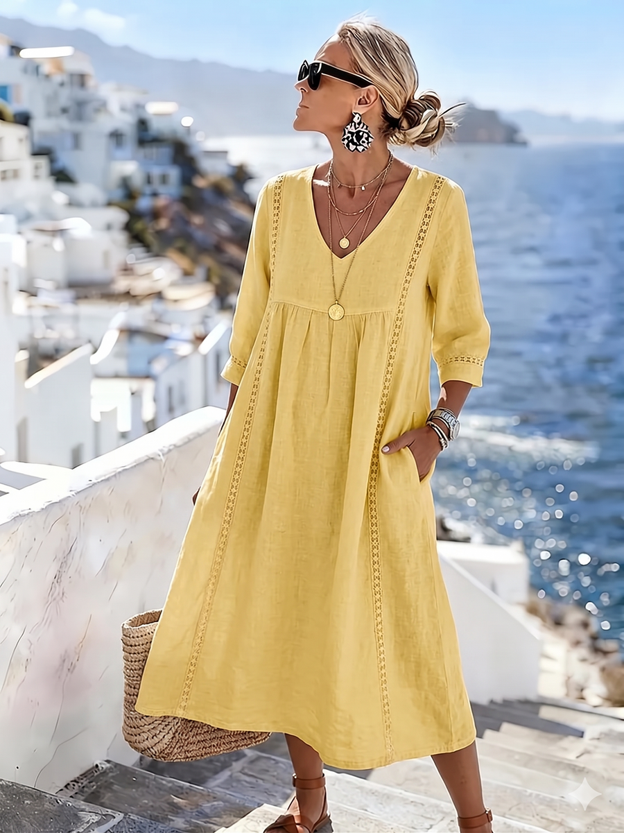 Robe patchwork dentelle — vue de profil, silhouette fluide