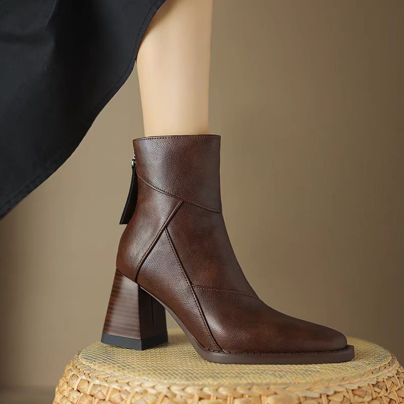 Bottines à Bout Carré et Talon Bloc