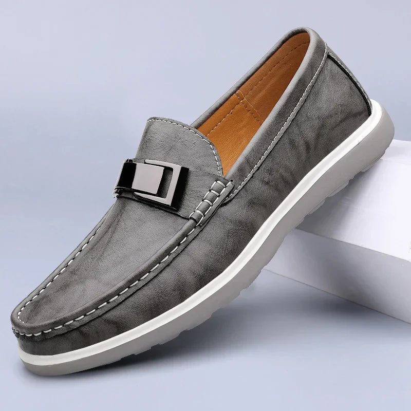 Mocassins homme — vue de dessous avec détail de la semelle