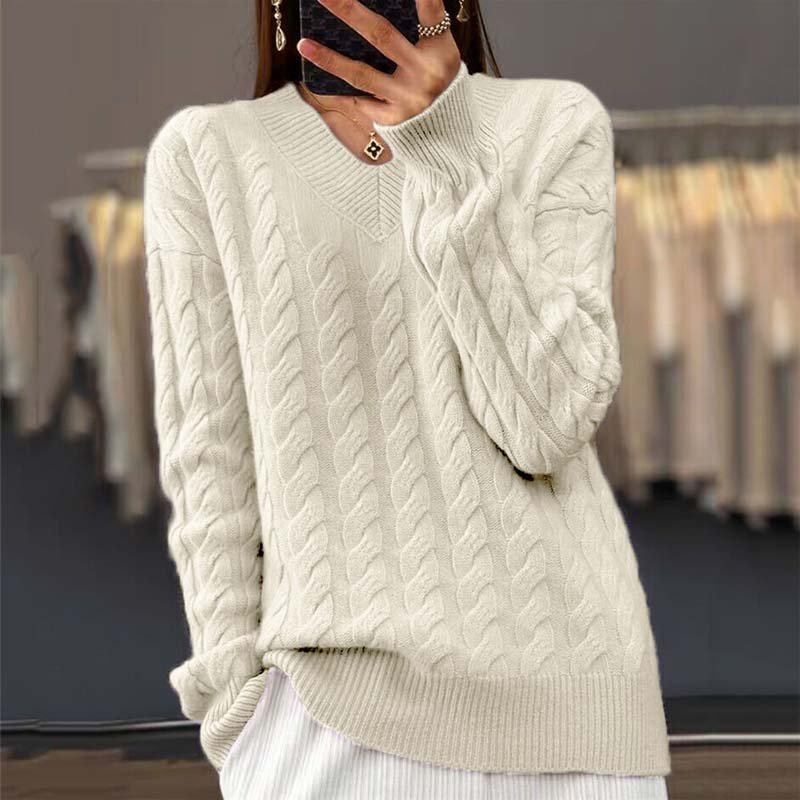 Pull Torsadé Ample — vue de face en buste, motif torsadé classique