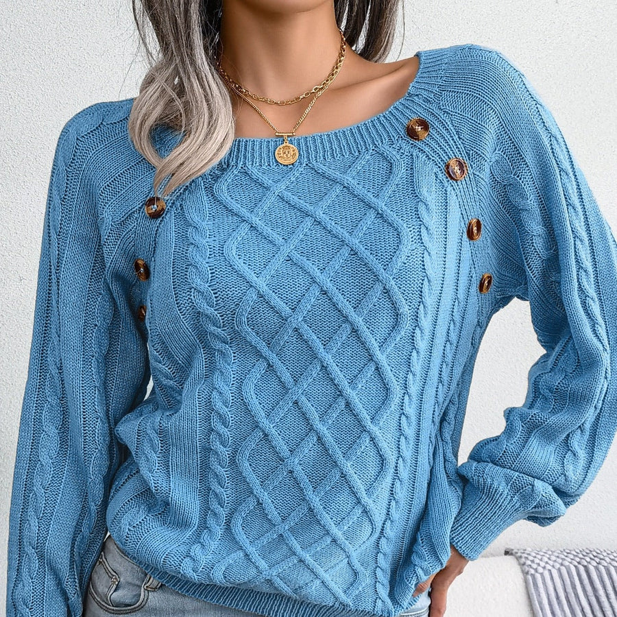 Pull col rond — vue de trois quarts avec allure sophistiquée