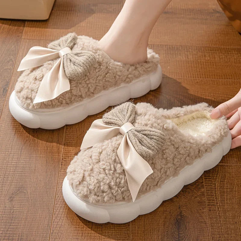 Chaussons fermés à nœud élégant — vue de la semelle