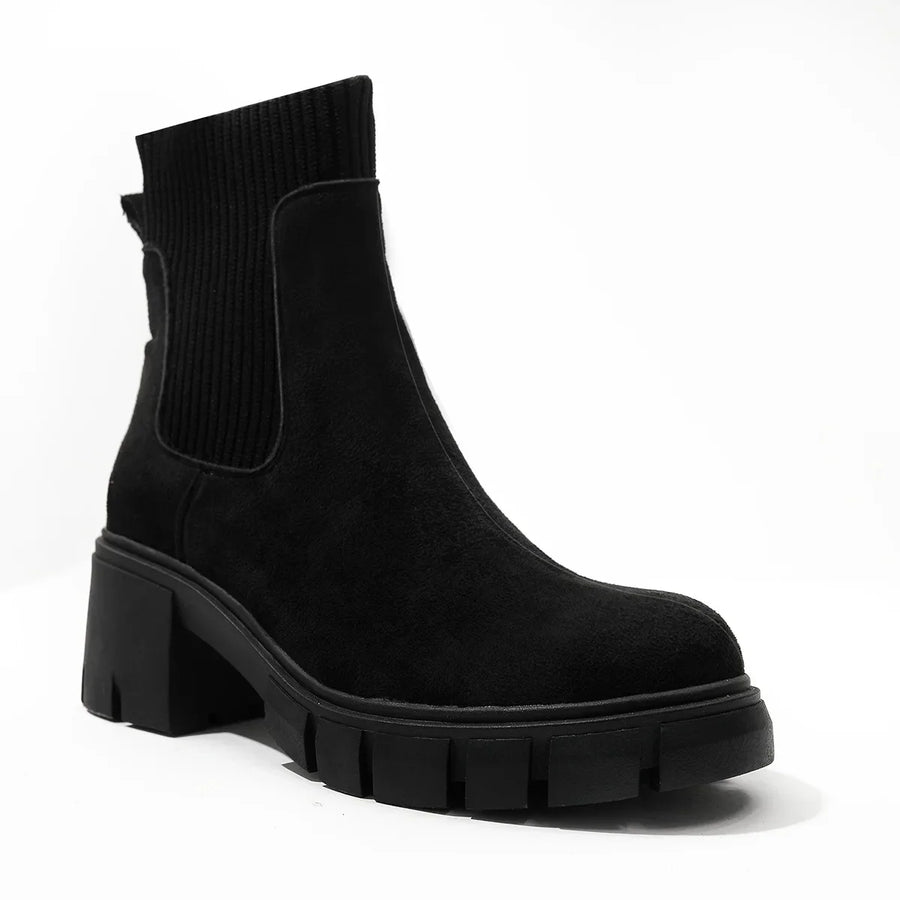 Botas Chelsea com Sola Tratorada