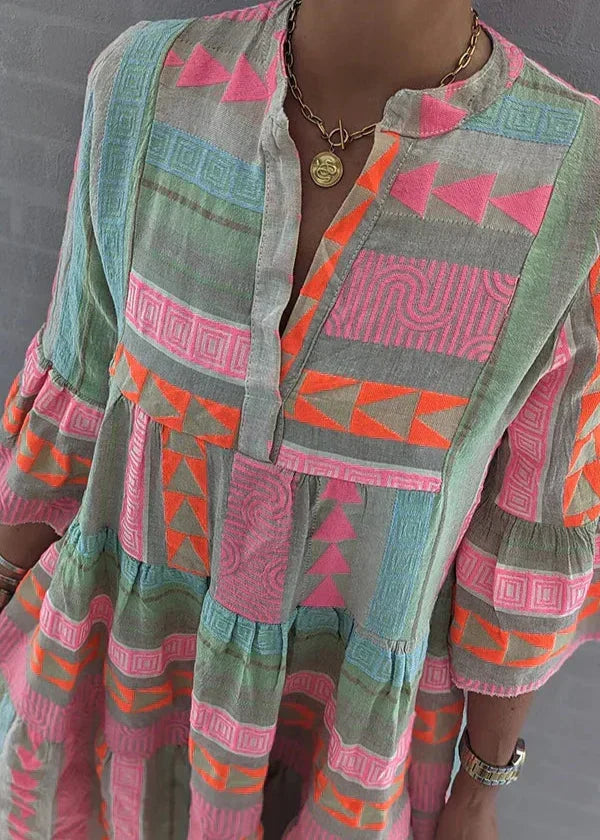 Robe Estivale Fluide Col V — détail de la longueur et de l'ourlet