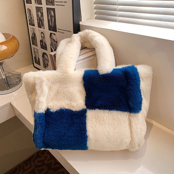 Vardi Dante™ Pipa Plush Handbag | Un sac à main confortable et hivernal pour les femmes.