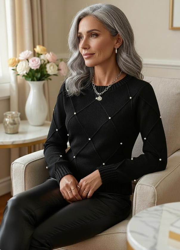 Pull col rond motif losanges perles — détail des perles et motif