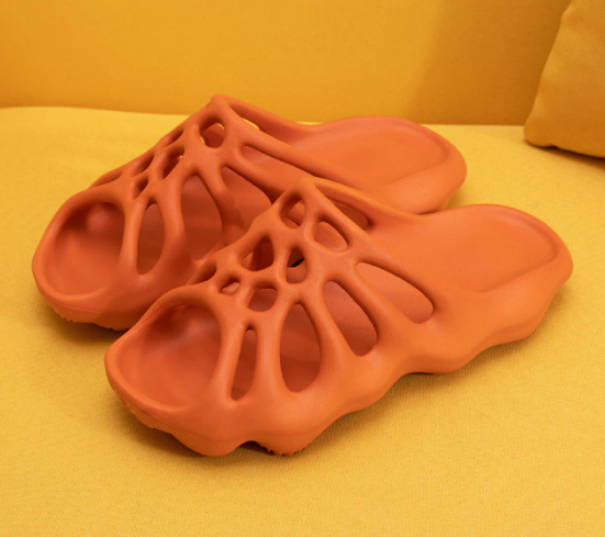 Plateforme découpée Slippers™