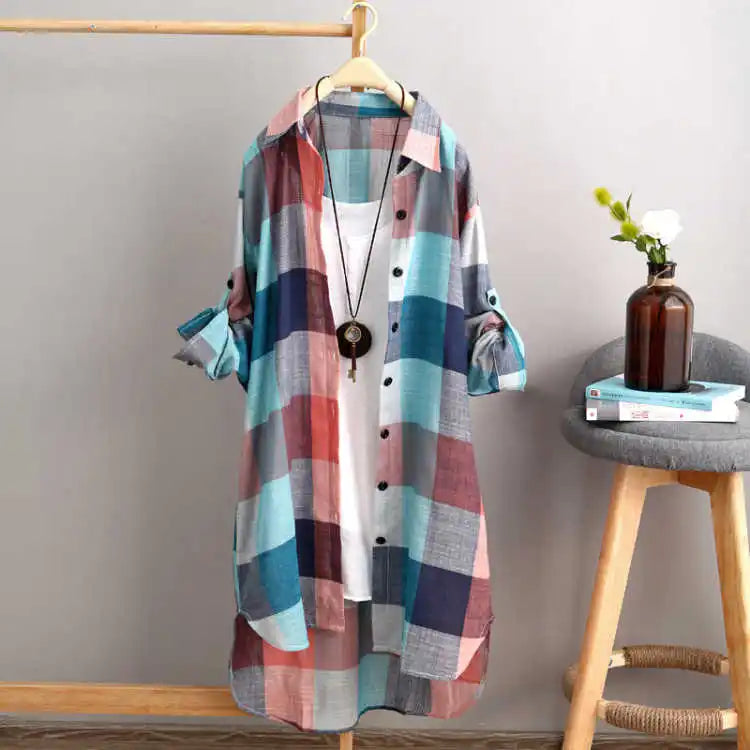 Camille – Le Charme du Carreau Revisité pour un Style Décontracté et Chic