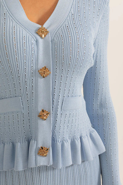 Prudence – Ensemble composé d'une robe midi en maille raffinée et d'un haut boutonné