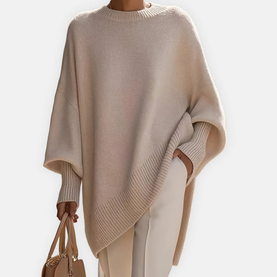 Pull Adrienne beige — vue de face, coupe oversize avec col montant