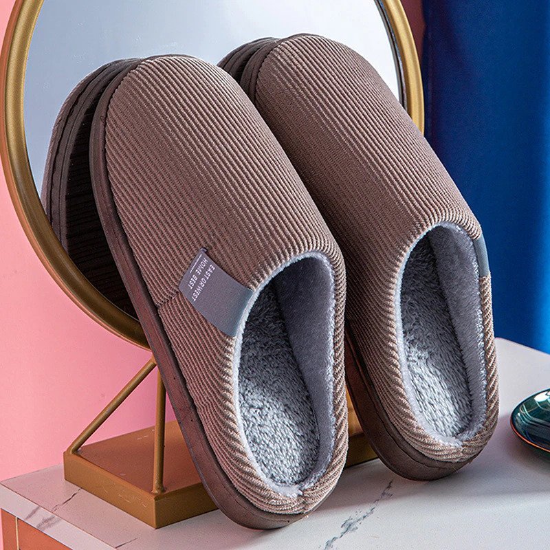Chaussons Fermés Douillets — vue de trois-quarts