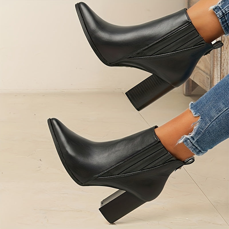 Botins de Bico Pontiagudo e Salto Bloco