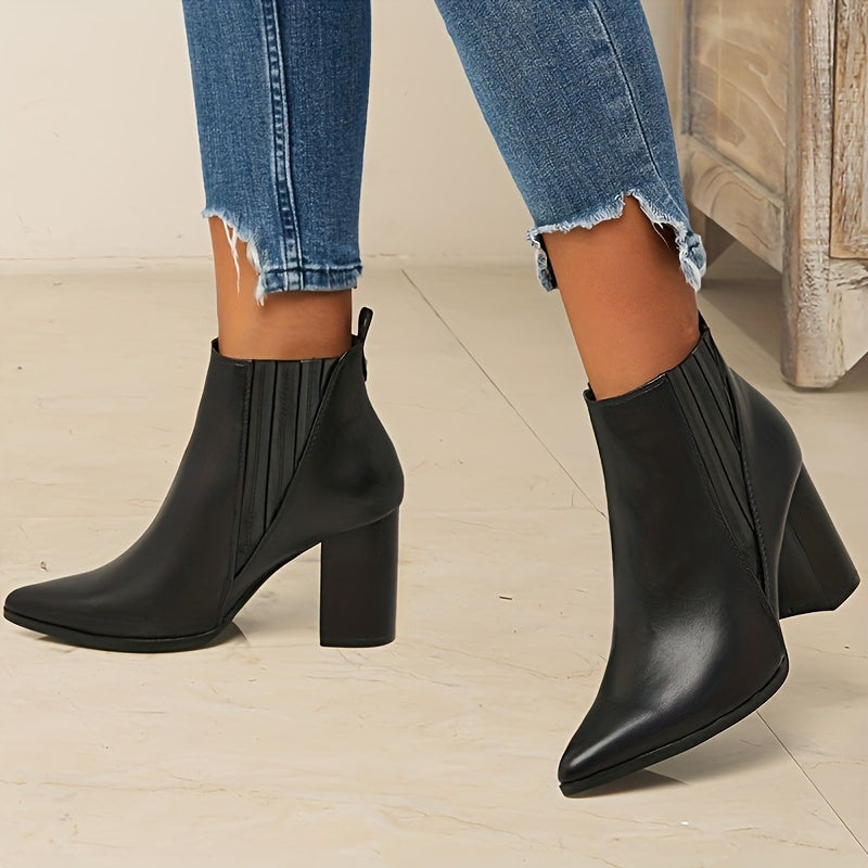 Botins de Bico Pontiagudo e Salto Bloco