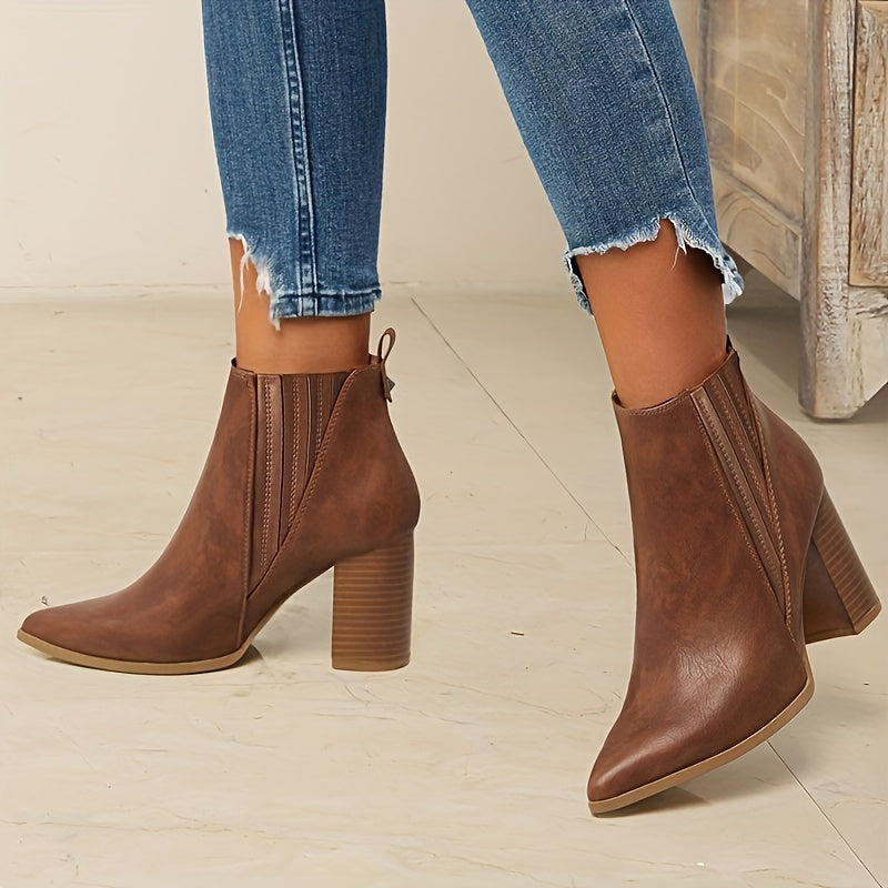 Botins de Bico Pontiagudo e Salto Bloco